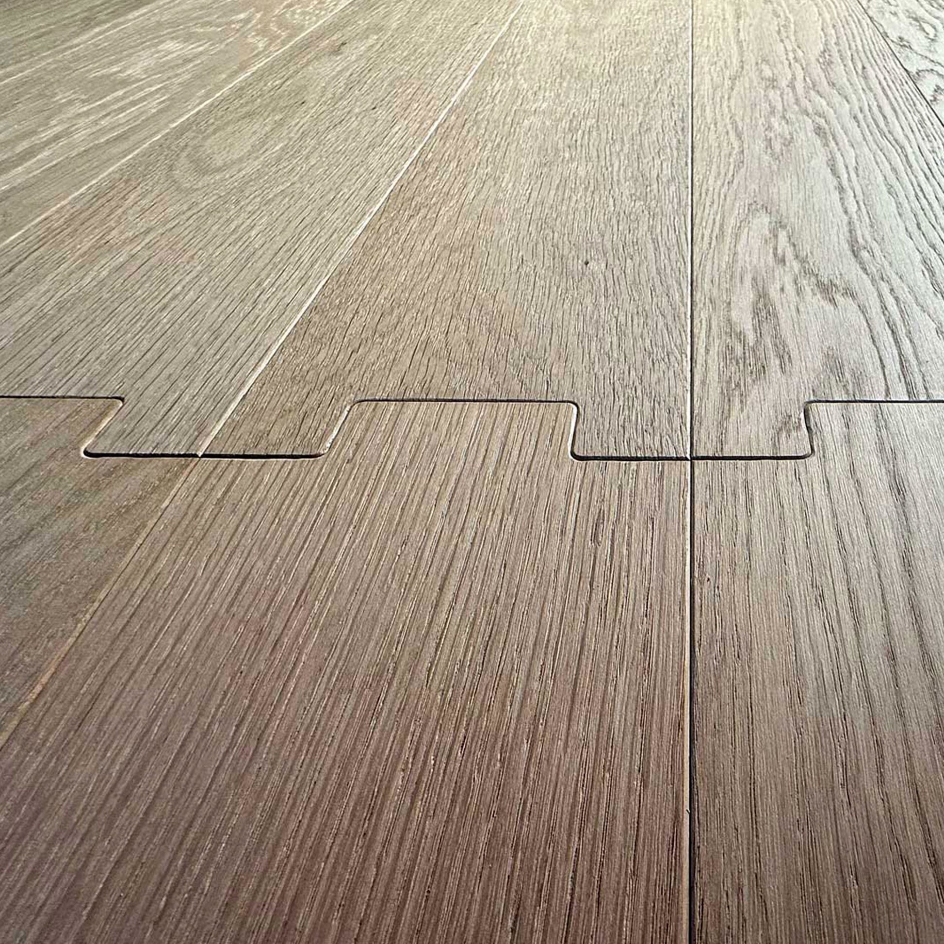 Nui design in Oak Civita close up