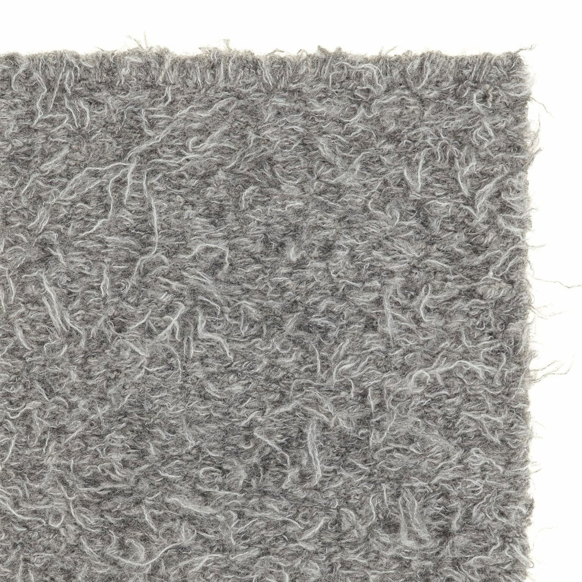 Erbe rug style in wisper grey colored woven shag weave