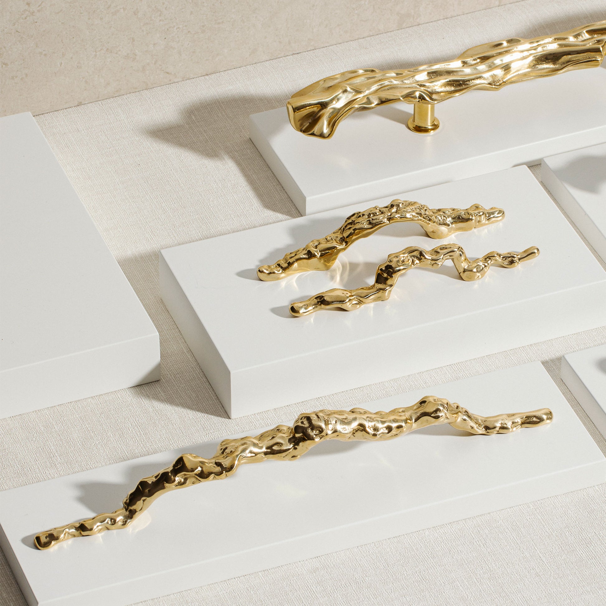 Fragile pull flat lay