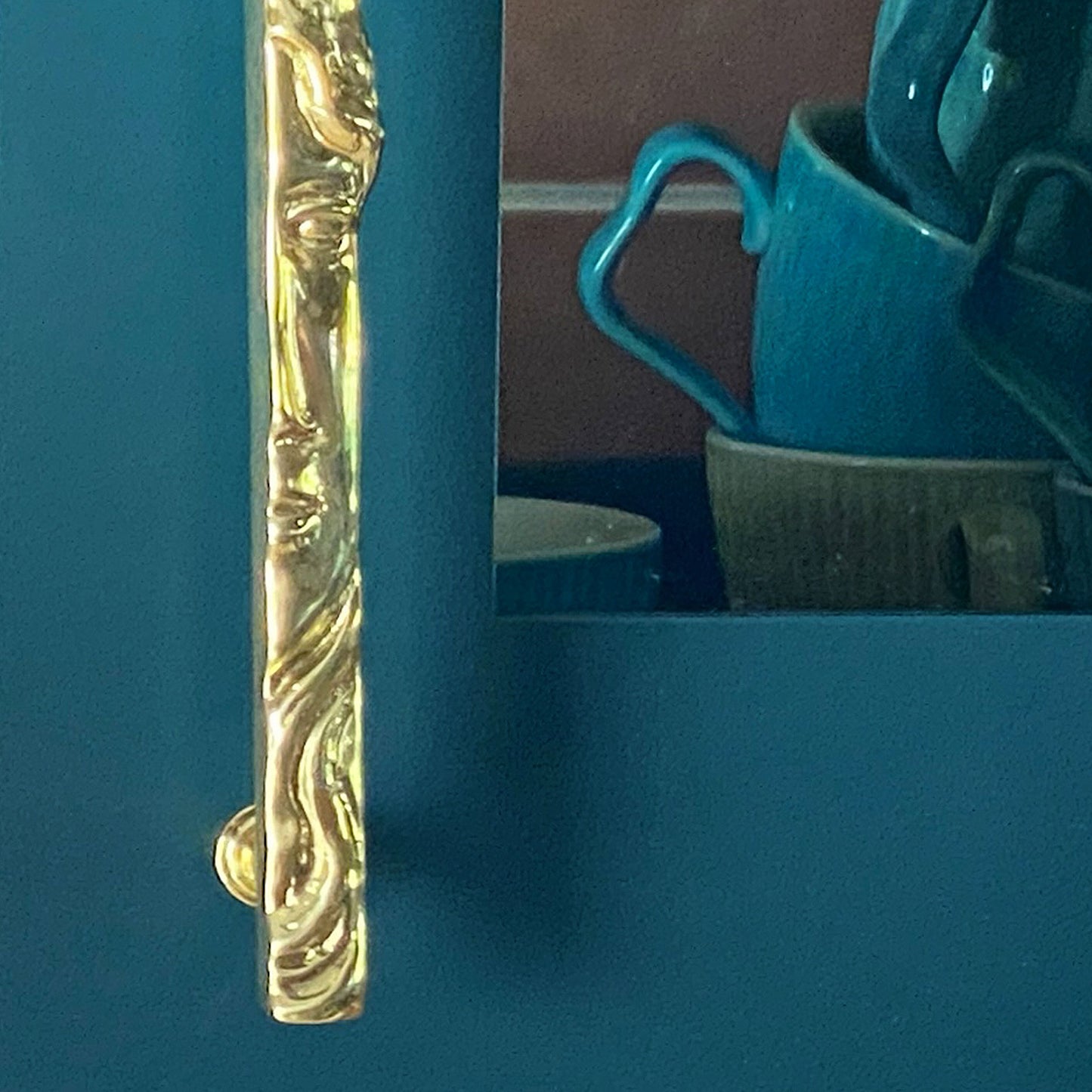 She Cabinet Pull