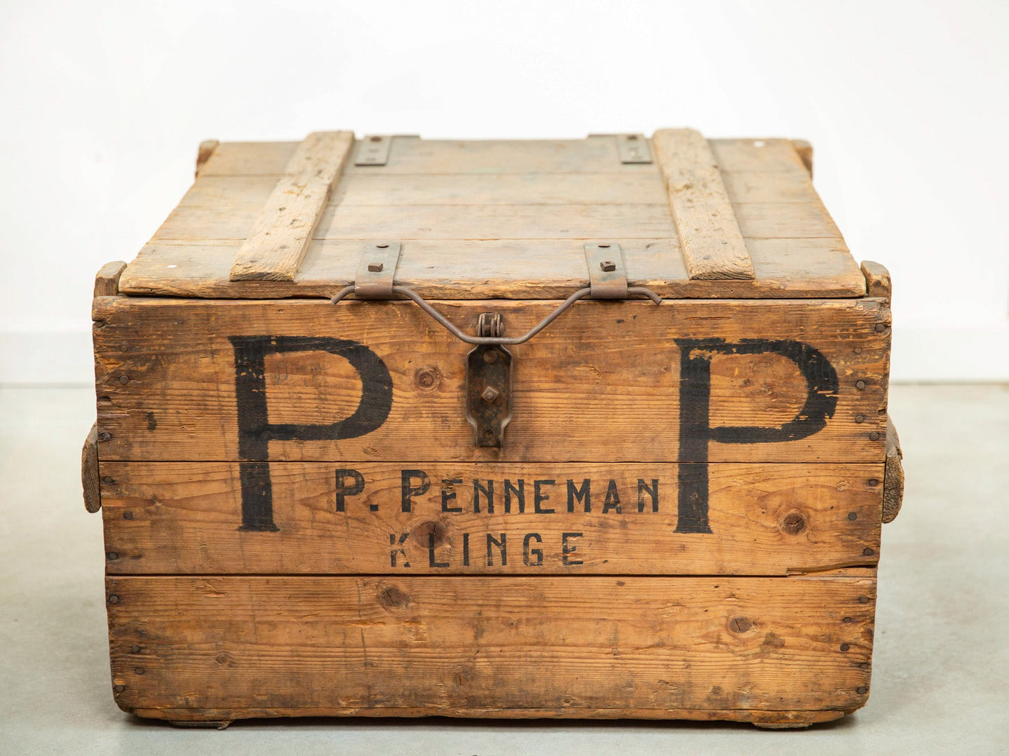 in room - Rustic Wooden Storage Chest - P. Penneman Klinge